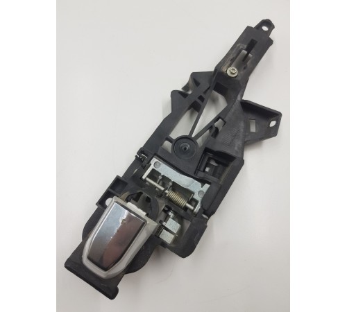 Кронштейн крепление ручки задний правый