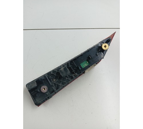 Фонарь крышки багажника правый