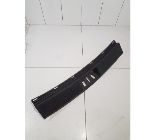 Накладка замка багажника