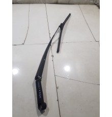 Поводок стеклоочистителя правый