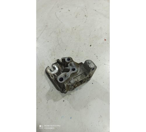 Кронштейн опоры двигателя правый