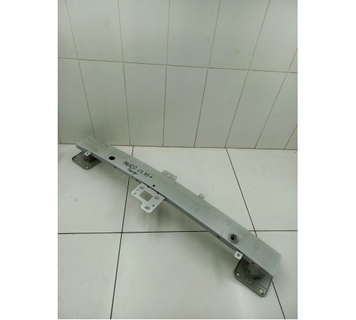 Усилитель переднего бампера