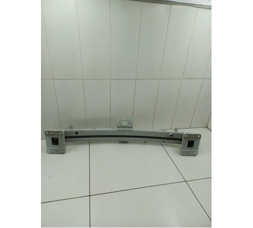 Усилитель переднего бампера