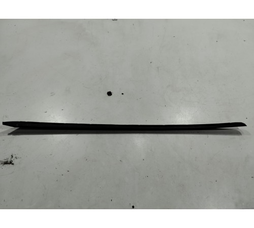 Молдинг лобового стекла(левый)