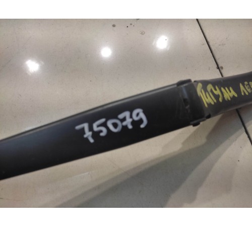 Поводок стеклоочистителя (правый)