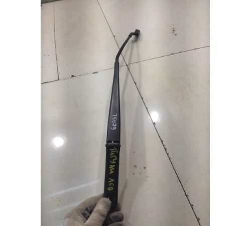 Поводок стеклоочистителя (правый)