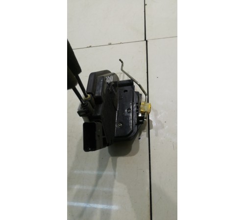 Замок двери (задний, левый)