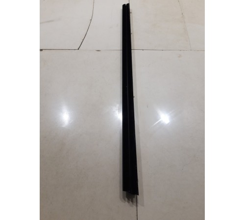 Уплотнитель стекла (передний левый внутренний)