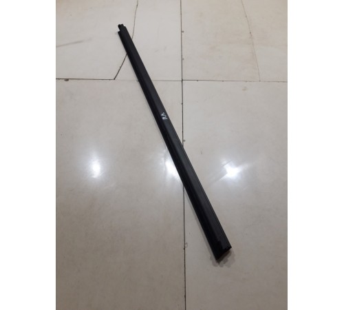 Уплотнитель стекла (передний левый внутренний)