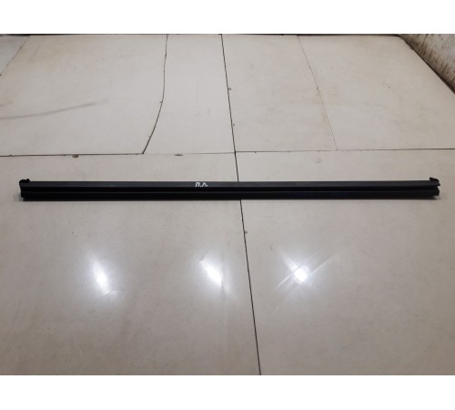 Уплотнитель стекла (передний левый внутренний)