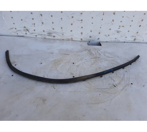 Уплотнитель капота