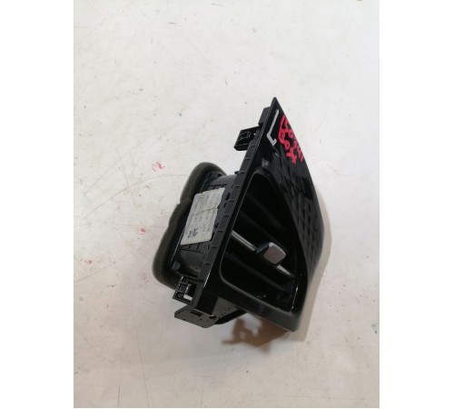 Дефлектор воздушный левый