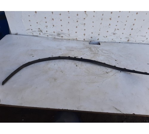 Уплотнитель капота