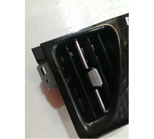 Дефлектор воздушный левый