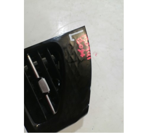 Дефлектор воздушный левый