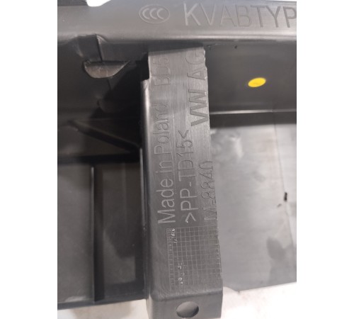 Направляющая шторки багажника задняя левая