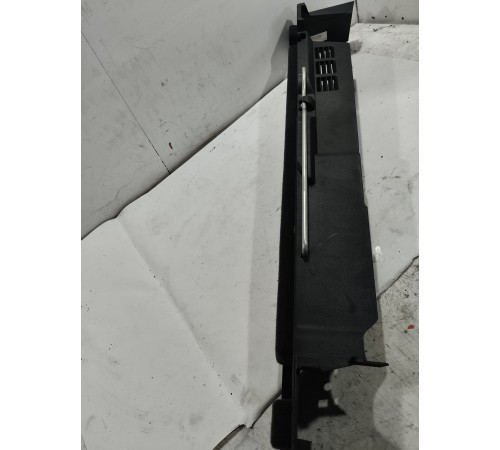 Направляющая шторки багажника задняя левая