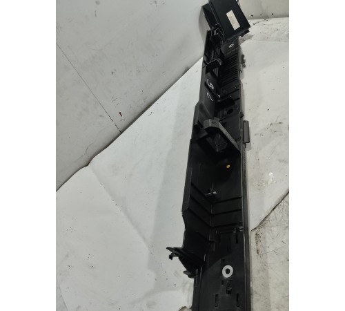 Направляющая шторки багажника задняя левая