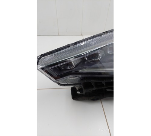 Фара передняя левая