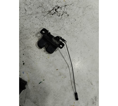 Замок крышки багажника