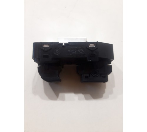 Кнопка стеклоподъемника (передняя правая)