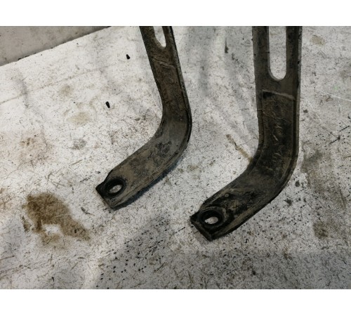 Кронштейны топлевного бака