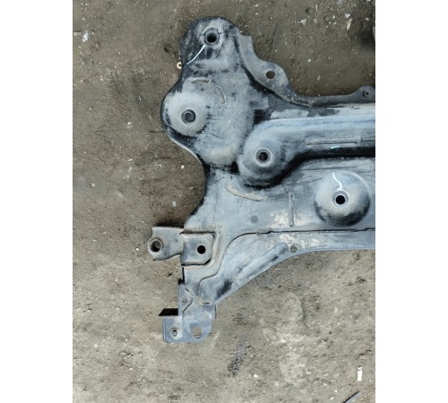 Подрамник передний