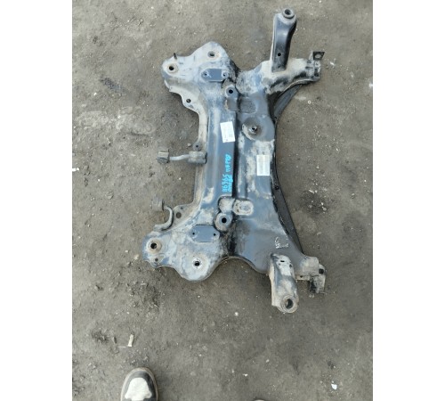 Подрамник передний