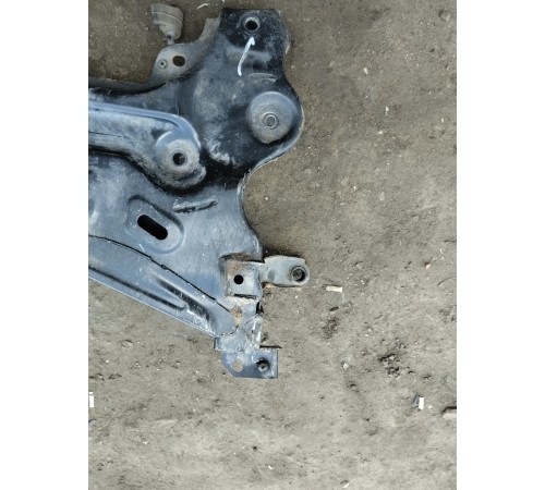 Подрамник передний