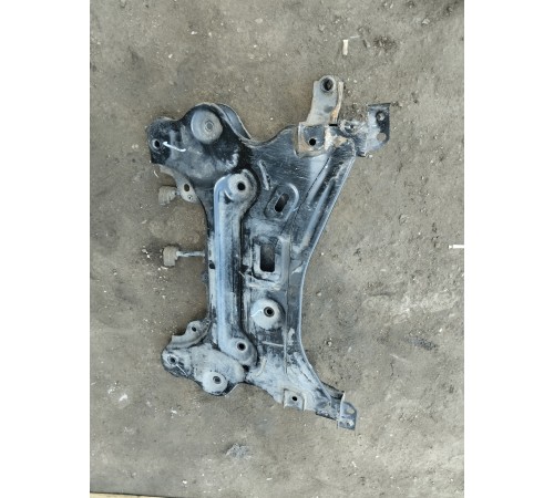 Подрамник передний