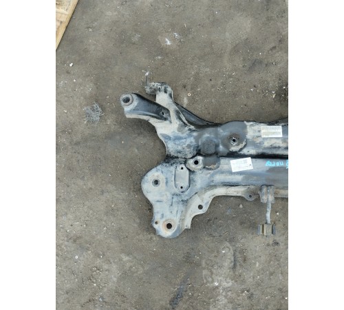 Подрамник передний