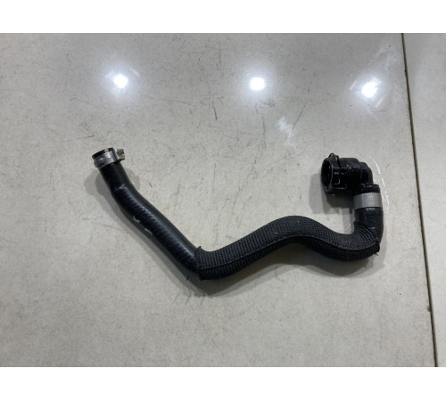 Патрубок системы охлаждения