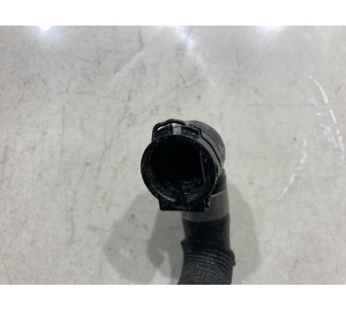 Патрубок системы охлаждения