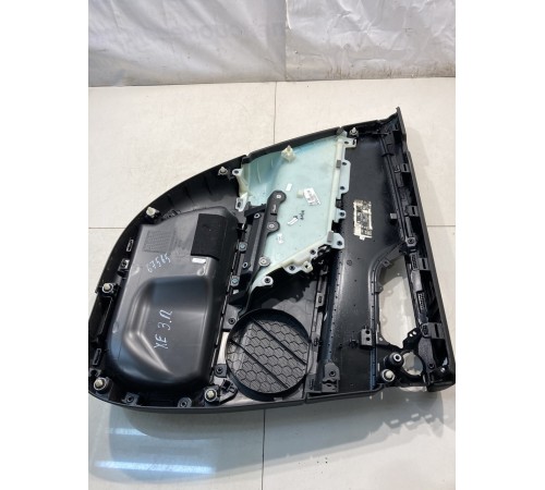 Обшивка двери (задняя, правая)