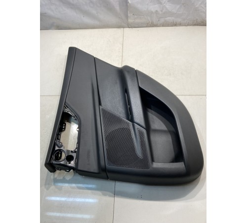 Обшивка двери (задняя, правая)