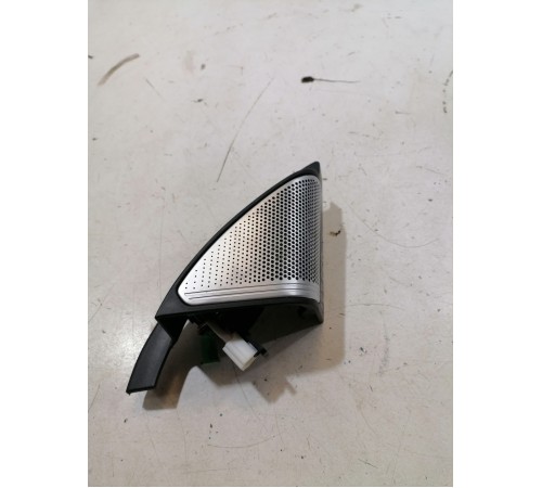 Динамик (уголок) двери передний правый