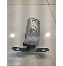 Петля двери (передняя, правая, верхняя)