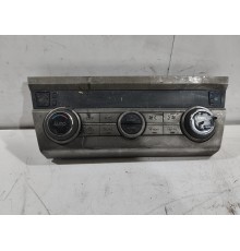 Блок управления климатом(передний)