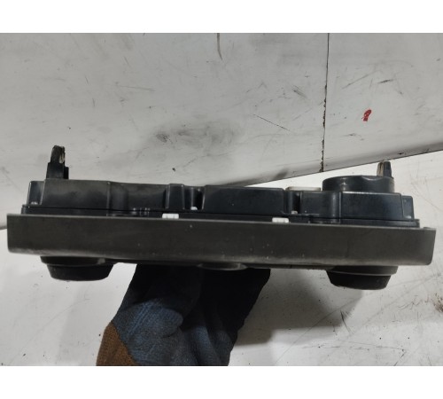 Блок управления климатом(передний)