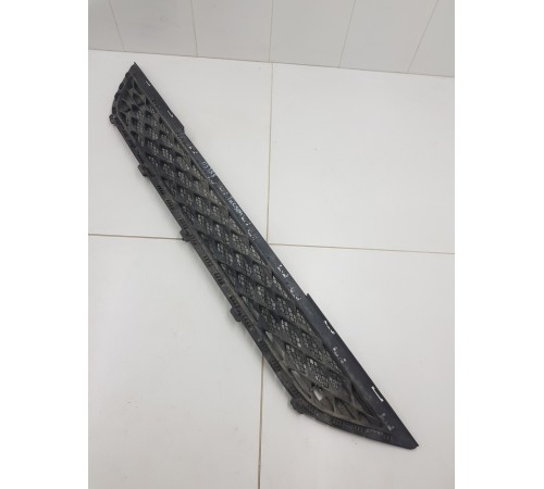 Решетка переднего бампера нижняя