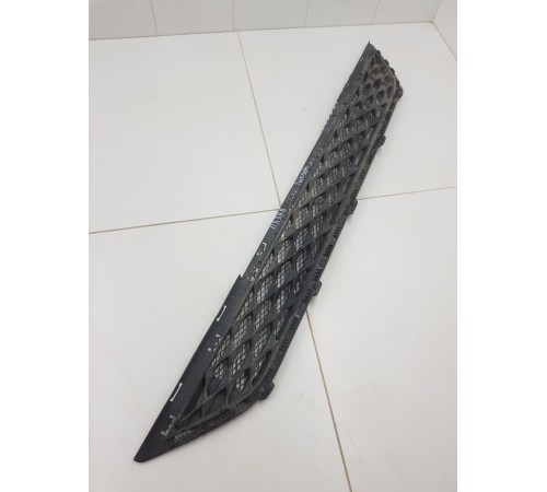 Решетка переднего бампера нижняя