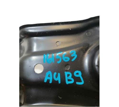 Кронштейн запасного колеса