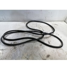 Уплотнитель багажника 