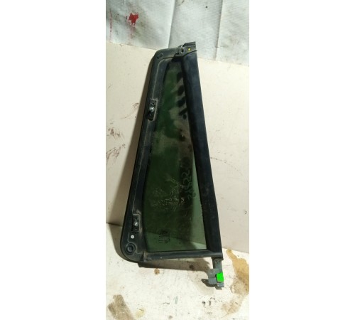 Стекло двери задней левой форточка