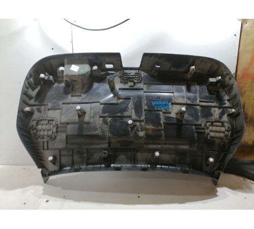 Обшивка двери багажника