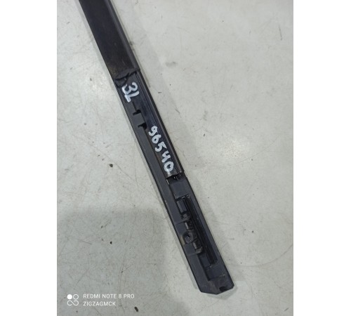 Уплотнитель стекла (задний левый наружный)