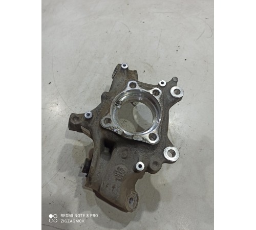 Кулак поворотный (задний, правый)