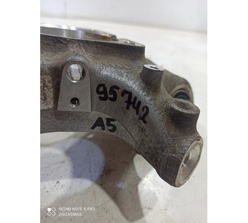 Кулак поворотный (задний, правый)