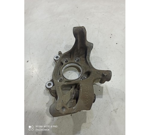 Кулак поворотный (задний, правый)