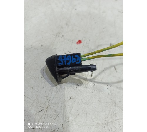 Форсунка омывателя лобового стекла